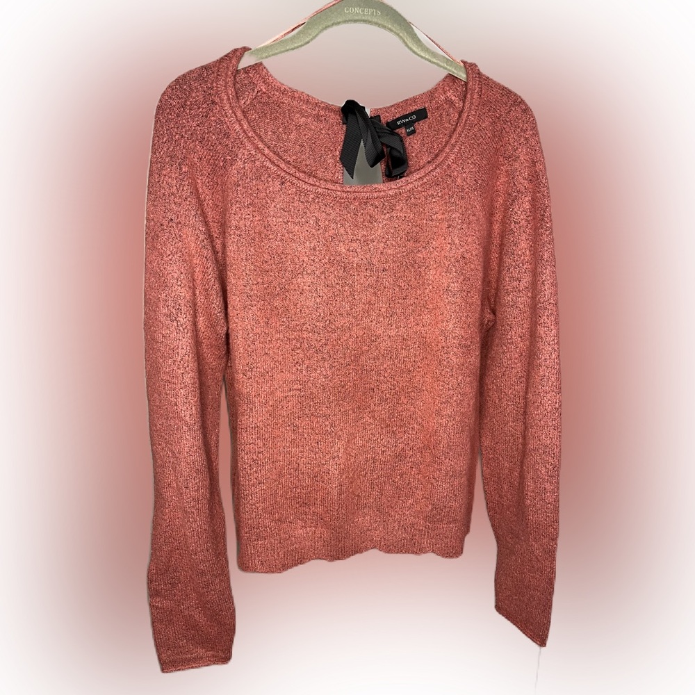 RW&CO knit shirt with cut out and bow XL NWT